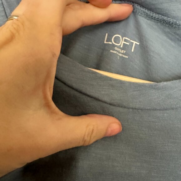 Ann Taylor Loft Outlet Powder Blue Tee Size Crew Neck Small Minimalist Normcore - Picture 4 of 8